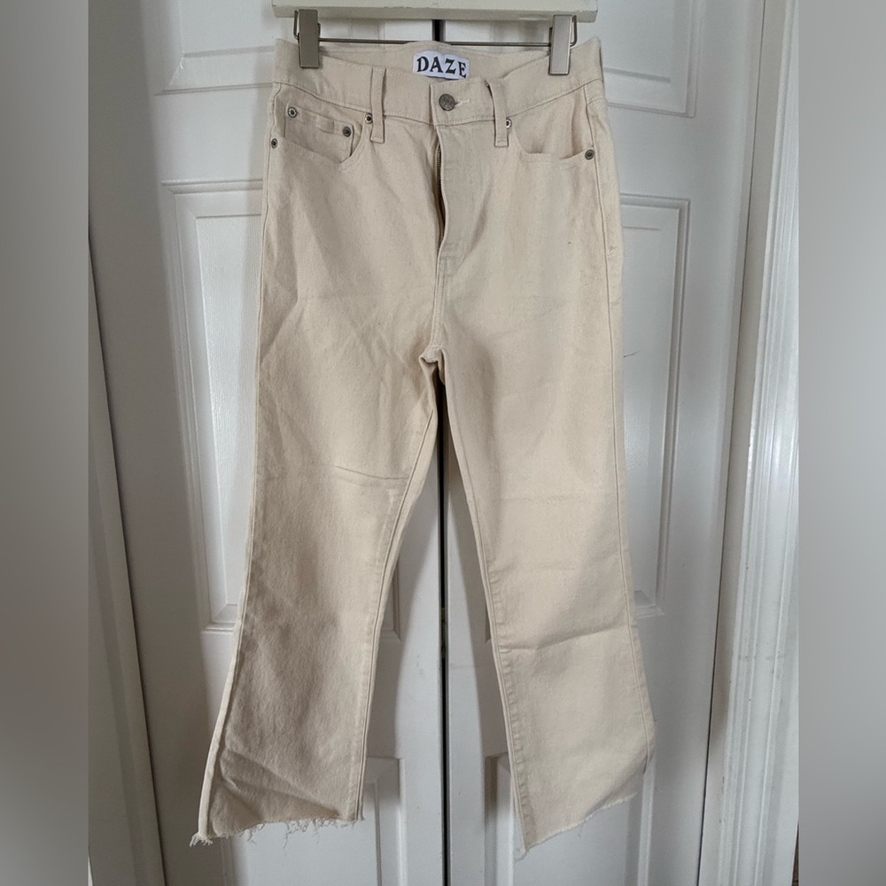 DAZE cream cropped jeans.